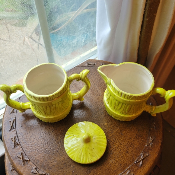 Vintage neon green Barrel cream and sugar dish. - Picture 3 of 4